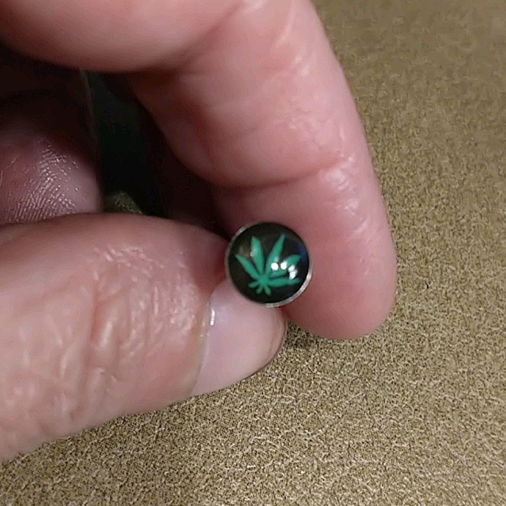 NWOT 14 Gauge Stoner Tongue Barbell